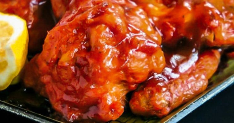 Chicken Wings in Honey-Sriracha Sauce