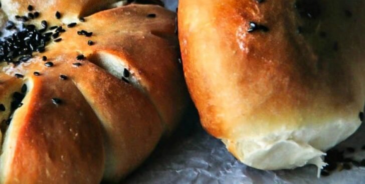 Sweet Bread filled with Red Bean Paste