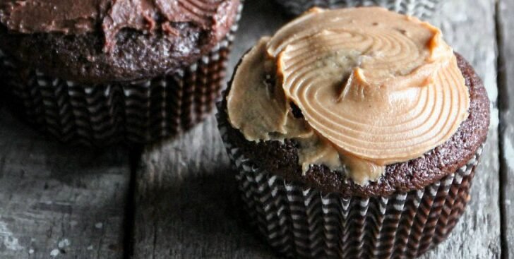 Chocolate Cupcakes with Marshmallow Cream