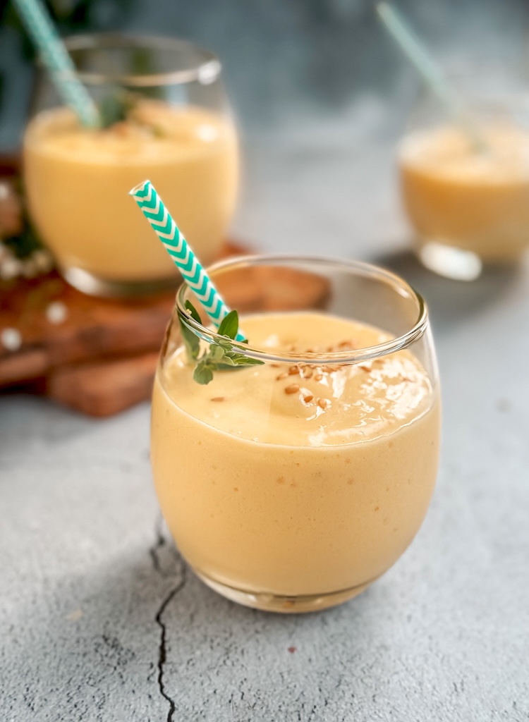 Pineapple and Mango Smoothie