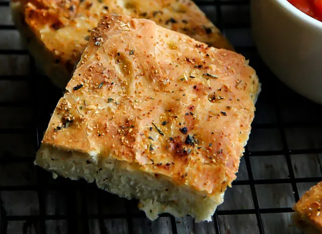 The Best Garlic and Herbs Flatbread
