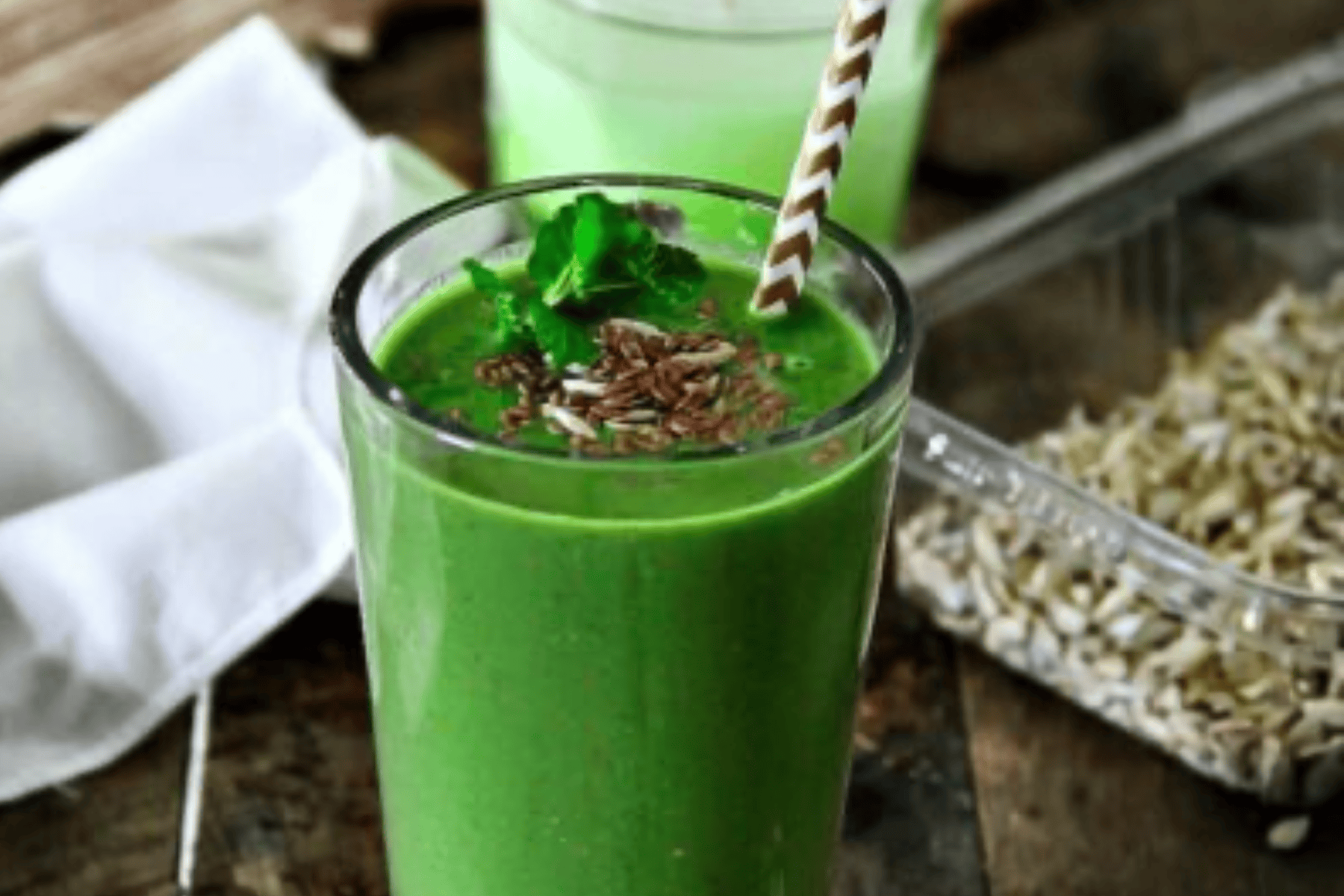 Kale Banana Strawberry Smoothie