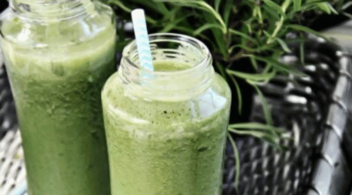 Kale, Banana and Pineapple Smoothie