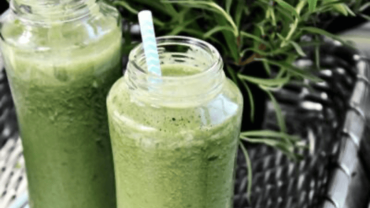 Kale, Banana and Pineapple Smoothie