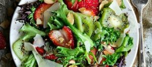 Mixed Greens, Kiwifruit and Strawberry Salad