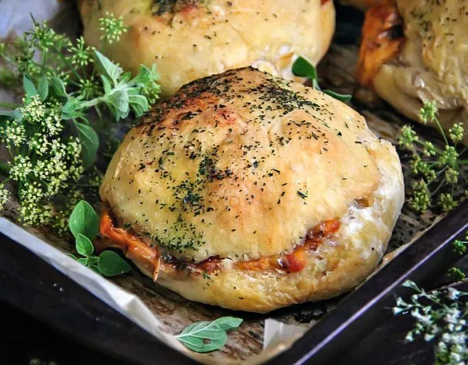 BBQ Pulled Pork Stuffed Buns