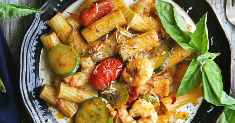 Tomato Pesto Pasta with Shrimp and Zucchini