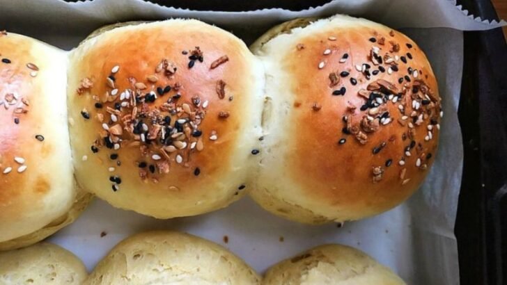 Everything but the Bagel Dinner Rolls