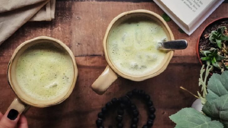 Almond Milk Matcha-Moringa Iced Latte