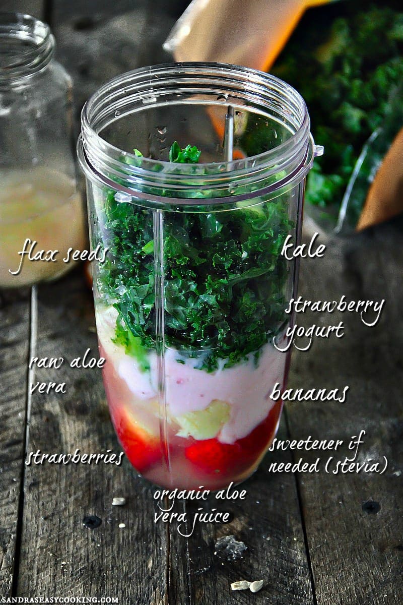 Kale, Banana, and Strawberry Smoothie 