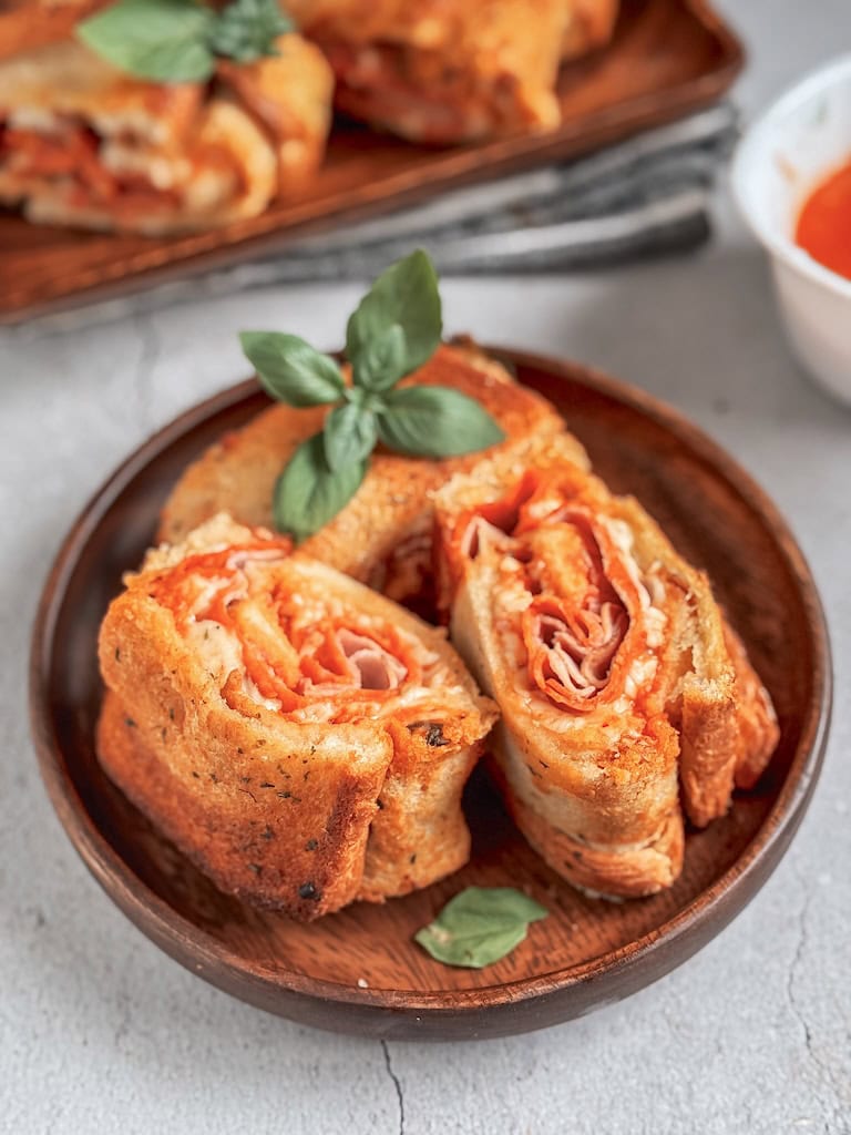 Tasty Toast Pizza Roll