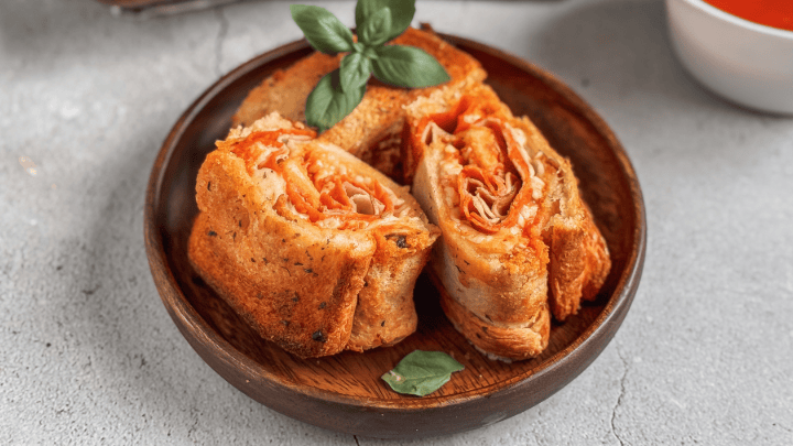 Tasty Toast Pizza Roll