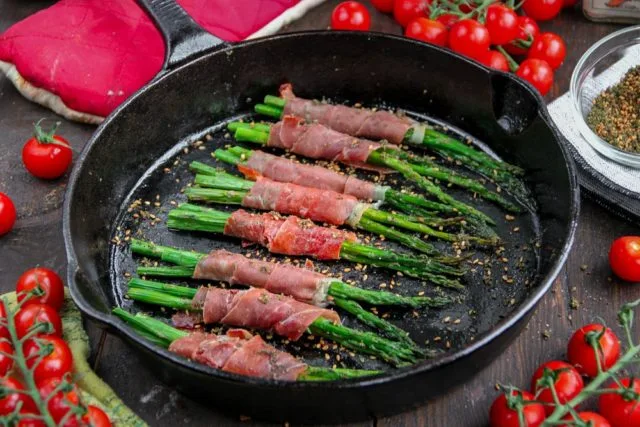 Asparagus Wrapped with Prosciutto