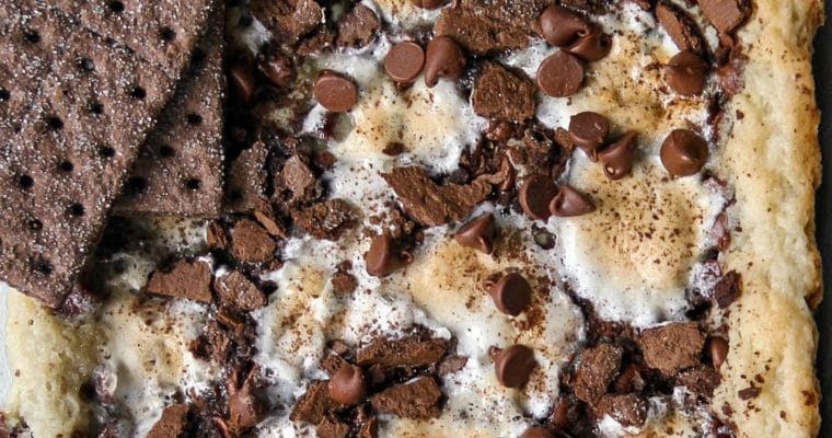 Easy S’mores Sweet Pizza