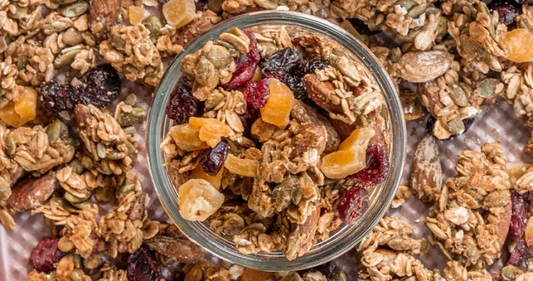 Homemade Granola with Oats, Almonds and Dried Fruit