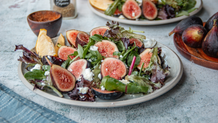 Arugula Salad with Fresh Figs and Feta Cheese